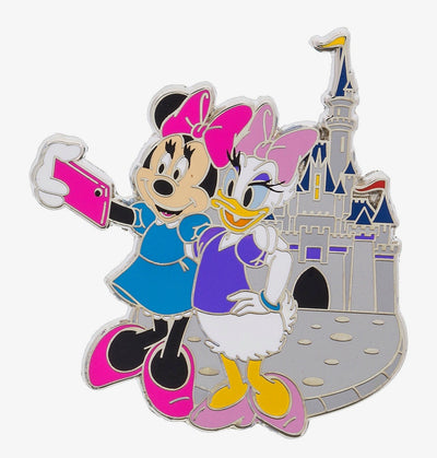 Disney Parks Minnie and Daisy Cinderella Castle Selfie Pin New with Card